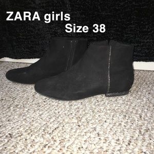 ZARA girls size 38 booties with silver sparkles